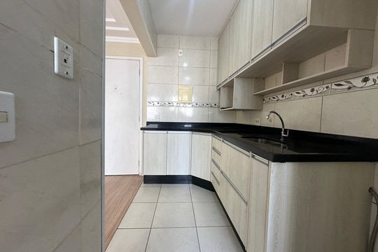 Cozinha de apartamento à venda com 2 quartos, 53m² em Vila Iracema, Barueri