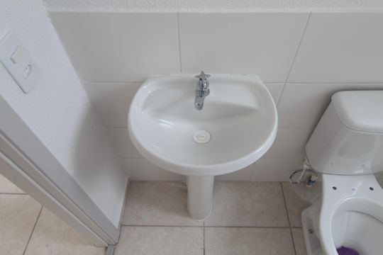 Banheiro Social de apartamento para alugar com 2 quartos, 46m² em Jardim Guanabara, Belo Horizonte