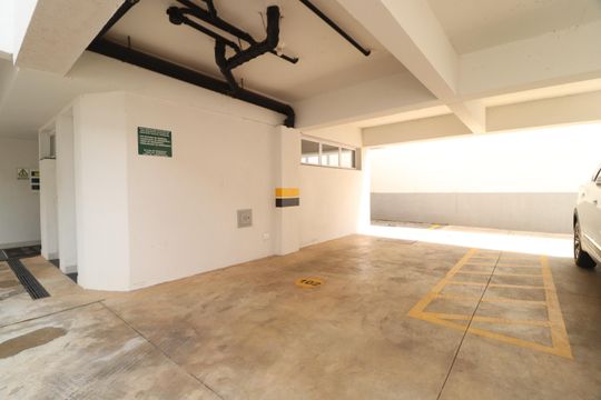 Garagem de apartamento para alugar com 3 quartos, 89m² em Santa Mônica, Uberlândia