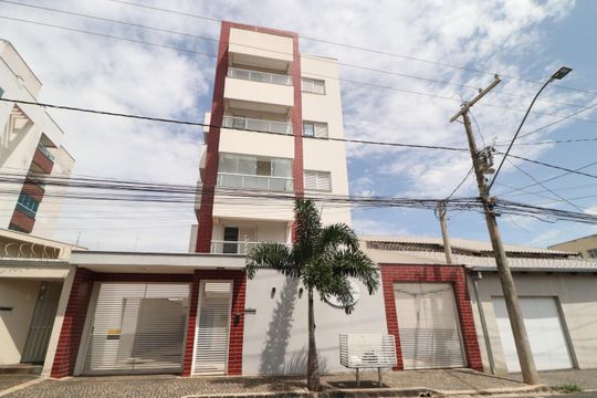 Fachada de apartamento para alugar com 3 quartos, 89m² em Santa Mônica, Uberlândia