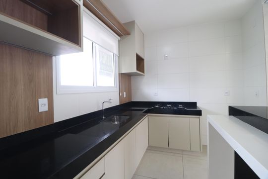 Cozinha de apartamento para alugar com 3 quartos, 89m² em Santa Mônica, Uberlândia