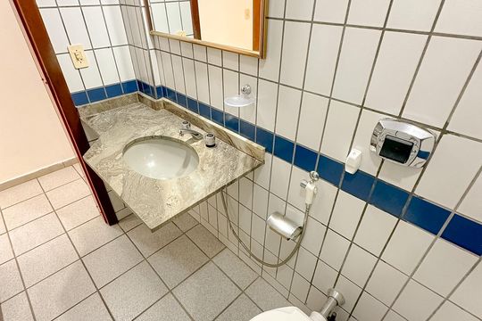 Banheiro de apartamento para alugar com 3 quartos, 99m² em Canasvieiras, Florianópolis