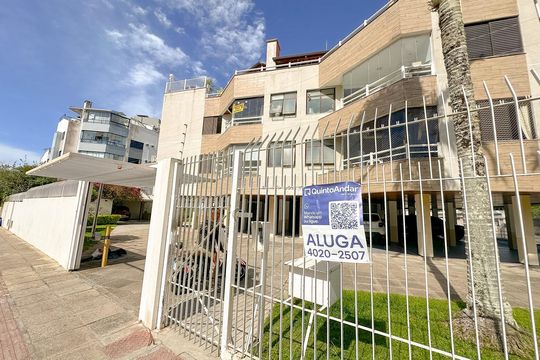Plaquinha de apartamento para alugar com 3 quartos, 99m² em Canasvieiras, Florianópolis