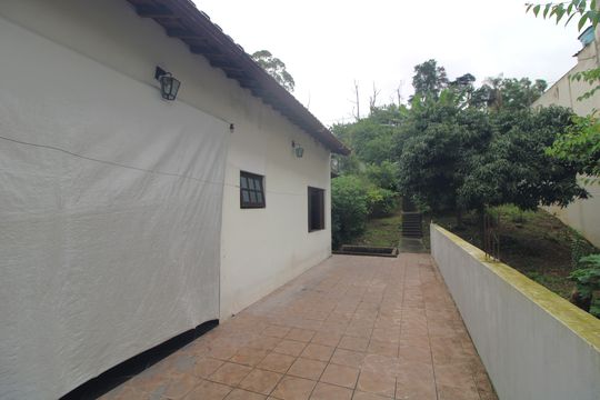 Casa à venda com 3 quartos, 460m² em Jardim Ubirajara, São Paulo
