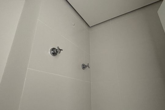 Banheiro de apartamento à venda com 2 quartos, 51m² em Bosque da Saúde, São Paulo