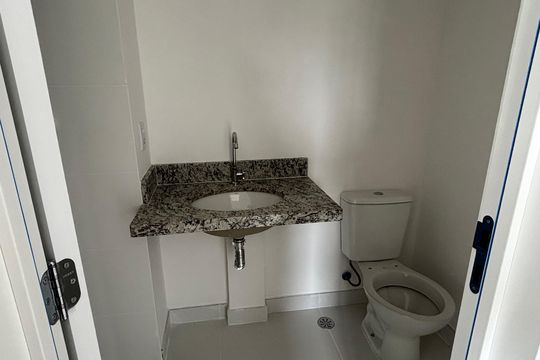 Banheiro de apartamento à venda com 2 quartos, 53m² em Bosque da Saúde, São Paulo