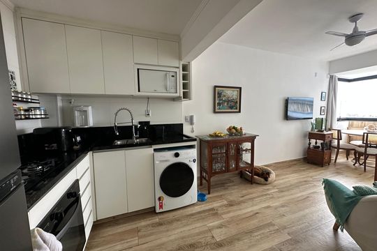 Cozinha de apartamento para alugar com 1 quarto, 50m² em Centro, São Vicente