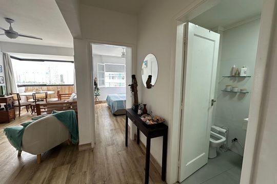 Hall de entrada de apartamento para alugar com 1 quarto, 50m² em Centro, São Vicente