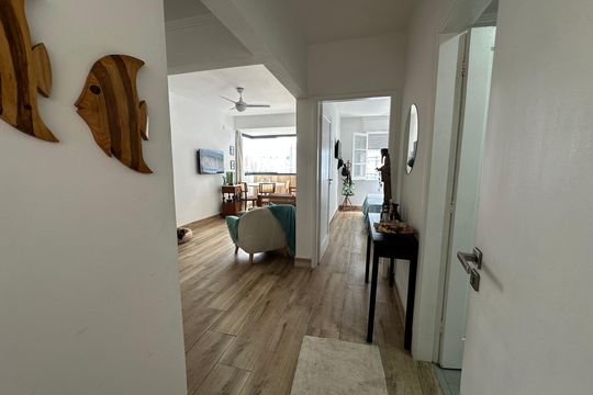 Hall de entrada de apartamento para alugar com 1 quarto, 50m² em Centro, São Vicente