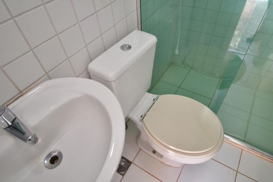 Banheiro de serviço de casa de condomínio para alugar com 3 quartos, 220m² em Barão Geraldo, Campinas