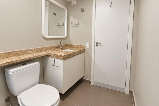 Banheiro de kitnet/studio à venda com 1 quarto, 26m² em Bela Vista, São Paulo
