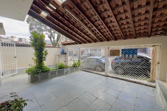 Garagem de casa para alugar com 4 quartos, 171m² em Jardim Santa Mena, Guarulhos