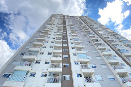 Fachada do bloco de apartamento para alugar com 1 quarto, 38m² em Umuarama, Osasco