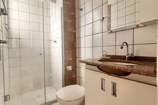 Banheiro de apartamento para alugar com 3 quartos, 73m² em Continental, Osasco