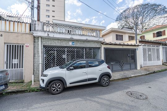 Fachada de casa à venda com 3 quartos, 250m² em Vila Brasilio Machado, São Paulo