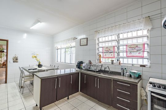 Cozinha de casa à venda com 3 quartos, 250m² em Vila Brasilio Machado, São Paulo