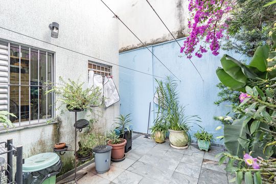 Quintal de casa à venda com 3 quartos, 250m² em Vila Brasilio Machado, São Paulo