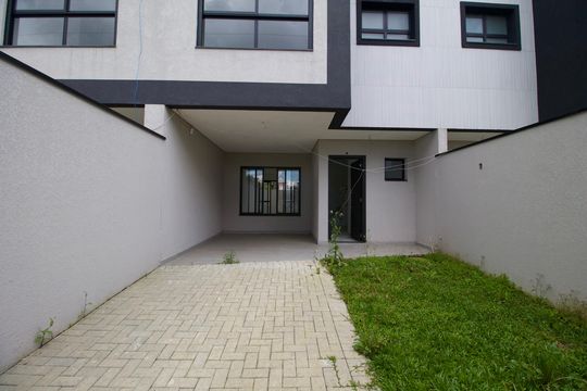 Garagem de casa à venda com 4 quartos, 140m² em Cajuru, Curitiba