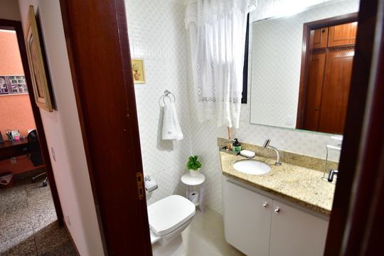 Banheiro Social de apartamento à venda com 3 quartos, 95m² em Bosque, Campinas