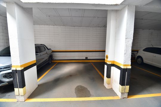 Garagem de apartamento à venda com 3 quartos, 95m² em Bosque, Campinas