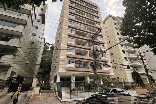 Apartamento para alugar com 2 quartos, 100m² em Centro, Petrópolis