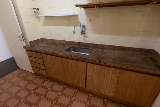 Cozinha de apartamento para alugar com 2 quartos, 100m² em Centro, Petrópolis