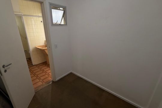 Quarto de Serviço de apartamento para alugar com 2 quartos, 100m² em Centro, Petrópolis