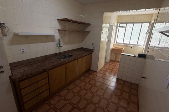 Cozinha de apartamento para alugar com 2 quartos, 100m² em Centro, Petrópolis