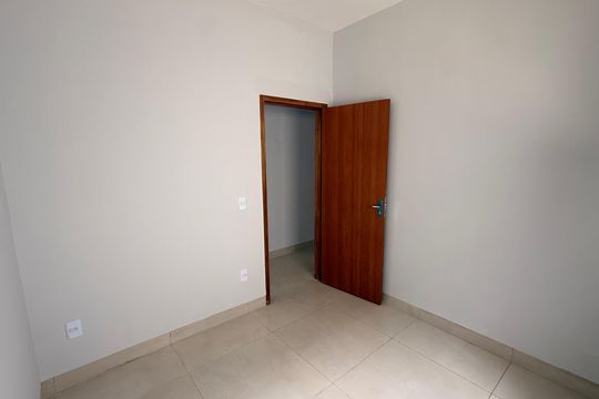 Quarto de casa à venda com 2 quartos, 82m² em Loteamento Solar Santa Rita, Goiânia