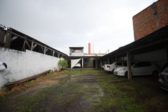 Quintal de apartamento para alugar com 2 quartos, 104m² em Farrapos, Porto Alegre