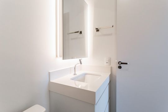 Banheiro de apartamento para alugar com 1 quarto, 30m² em Vila Olímpia, São Paulo