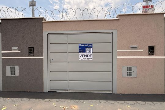 Fachada de casa à venda com 2 quartos, 82m² em Loteamento Solar Santa Rita, Goiânia