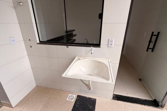 Área de Serviço de casa à venda com 2 quartos, 82m² em Loteamento Solar Santa Rita, Goiânia