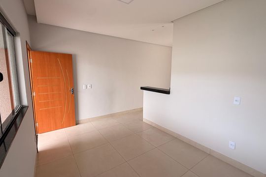 Casa à venda com 2 quartos, 82m² em Loteamento Solar Santa Rita, Goiânia