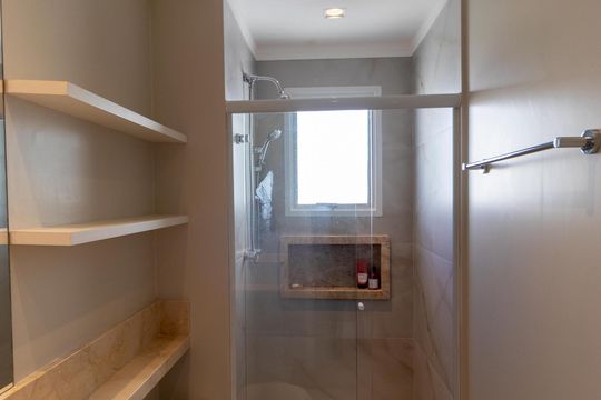 Banheiro de apartamento à venda com 3 quartos, 88m² em Taquaral, Campinas