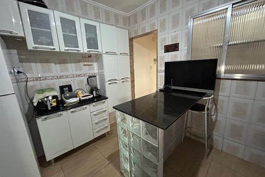 Cozinha de apartamento para alugar com 2 quartos, 72m² em Guadalupe, Rio de Janeiro
