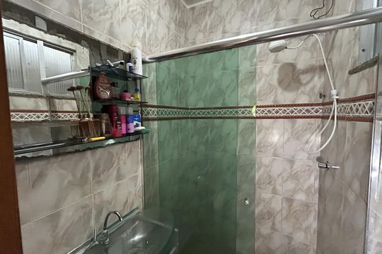 Banheiro de apartamento para alugar com 2 quartos, 72m² em Guadalupe, Rio de Janeiro