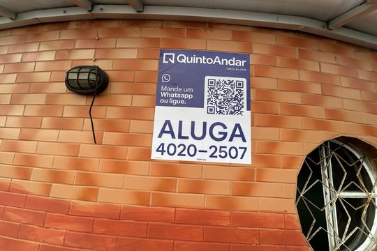 Fachada + placa de apartamento para alugar com 2 quartos, 72m² em Guadalupe, Rio de Janeiro