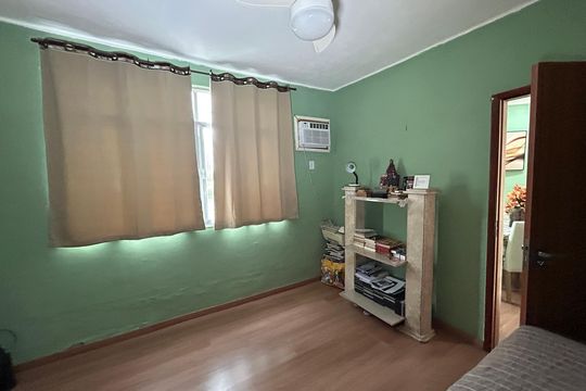 Quarto 1 de apartamento para alugar com 2 quartos, 72m² em Guadalupe, Rio de Janeiro