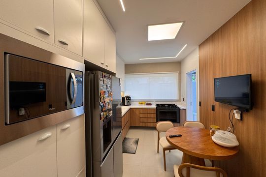 Cozinha de casa de condomínio para alugar com 4 quartos, 280m² em Vargem Grande, Rio de Janeiro