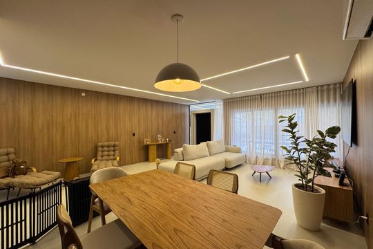 Sala de casa de condomínio para alugar com 4 quartos, 280m² em Vargem Grande, Rio de Janeiro