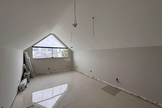 Sótão de casa de condomínio para alugar com 4 quartos, 280m² em Vargem Grande, Rio de Janeiro