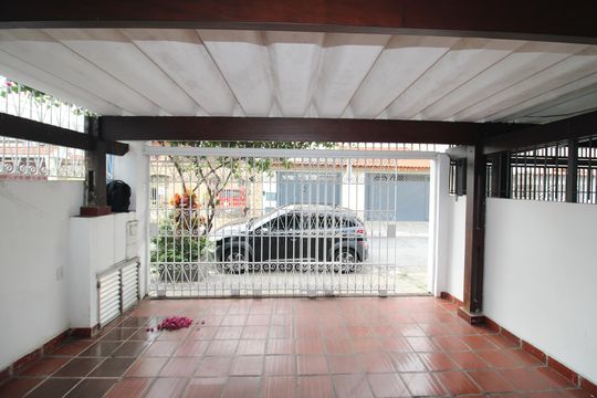 Garagem de casa para alugar com 4 quartos, 160m² em Sítio do Morro, São Paulo