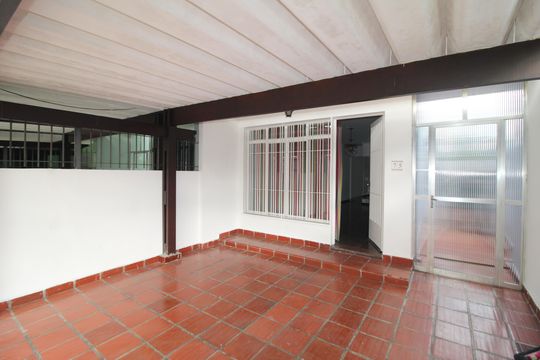Garagem de casa para alugar com 4 quartos, 160m² em Sítio do Morro, São Paulo