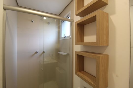 Banheiro de apartamento para alugar com 1 quarto, 45m² em Indianópolis, São Paulo