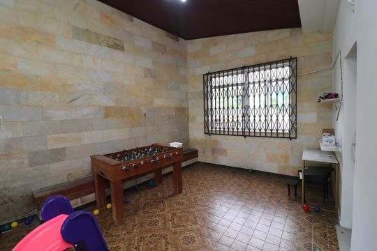 Quarto de jogos de casa de condomínio à venda com 10 quartos, 747m² em Jardim Guanabara, Rio de Janeiro