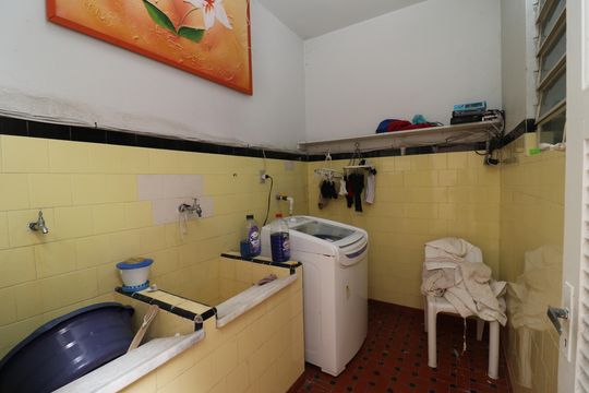 Lavanderia de casa de condomínio à venda com 10 quartos, 747m² em Jardim Guanabara, Rio de Janeiro