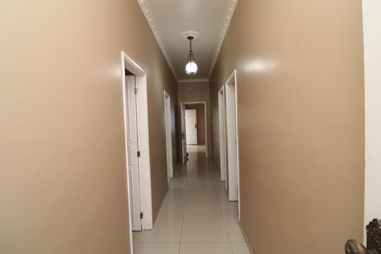 Corredor de casa à venda com 10 quartos, 747m² em Jardim Guanabara, Rio de Janeiro