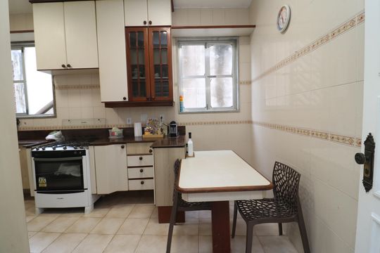 Cozinha de casa de condomínio à venda com 10 quartos, 747m² em Jardim Guanabara, Rio de Janeiro