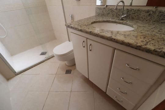 Banheiro Social de apartamento para alugar com 4 quartos, 162m² em Maracanã, Uberlândia